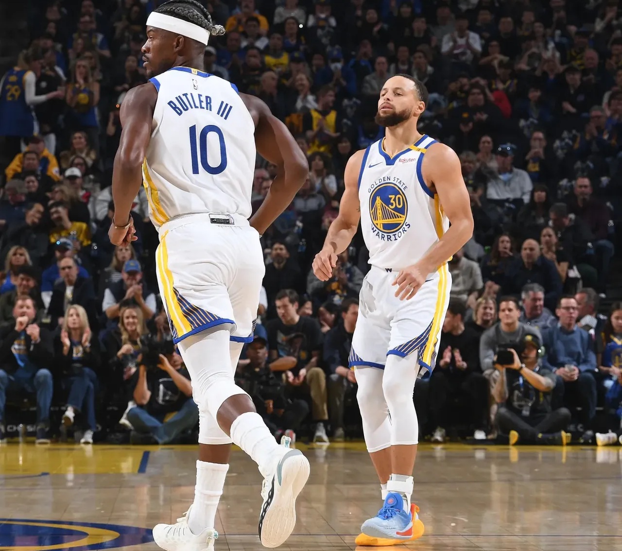 浙江男篮末节连得10分逆转辽宁（浙江男篮末节打出10-0攻势逆转击败辽宁）