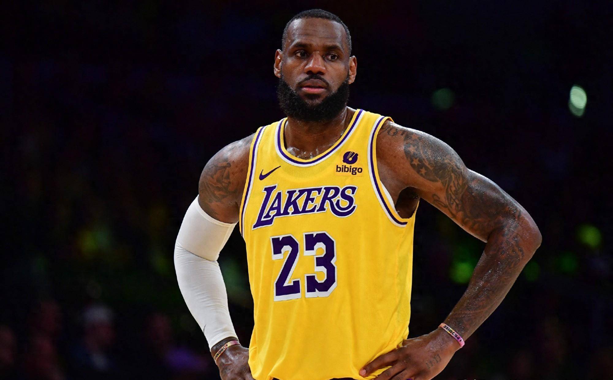 基恩怒批芒特：在场上就像小学生，这种球员拉低曼联整体水准（基恩炮轰芒特：踢得像小学生，这类球员拖累曼联整体水平）