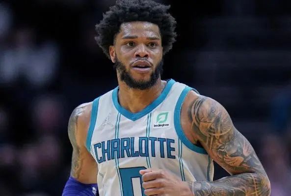 外媒：马拉多纳的宝马i8进行拍卖，起拍价1万欧元（外媒：马拉多纳名下宝马i8将拍卖，起价1万欧元）