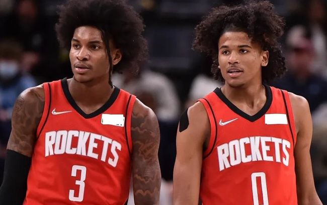 篮球火箭助教临场指挥表现亮眼（火箭助教临场指挥出色）