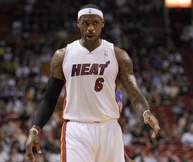 图片报：多特后防线出现危机，将面临安东和安塞尔米诺缺阵（图片报：多特后防告急，安东与安塞尔米诺恐缺席）