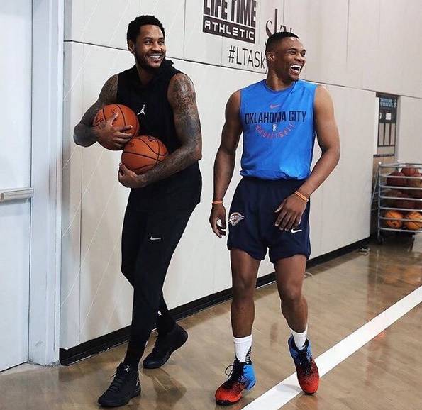 NBA常规赛战报：湖人客场险胜太阳,（NBA常规赛速递：湖人客场惊险击败太阳）