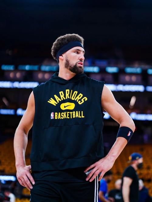 【巴萨】——拉菲尼亚的妻子（巴萨球员拉菲尼亚之妻）