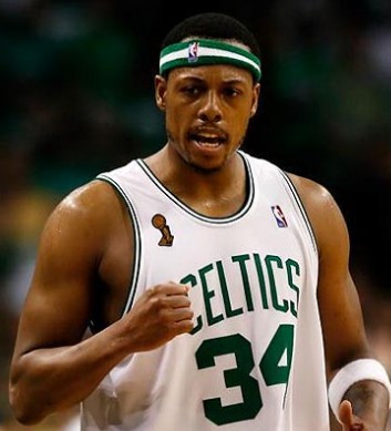 图片报：多特后防线出现危机，将面临安东和安塞尔米诺缺阵（图片报：多特后防告急，安东与安塞尔米诺双双缺阵）