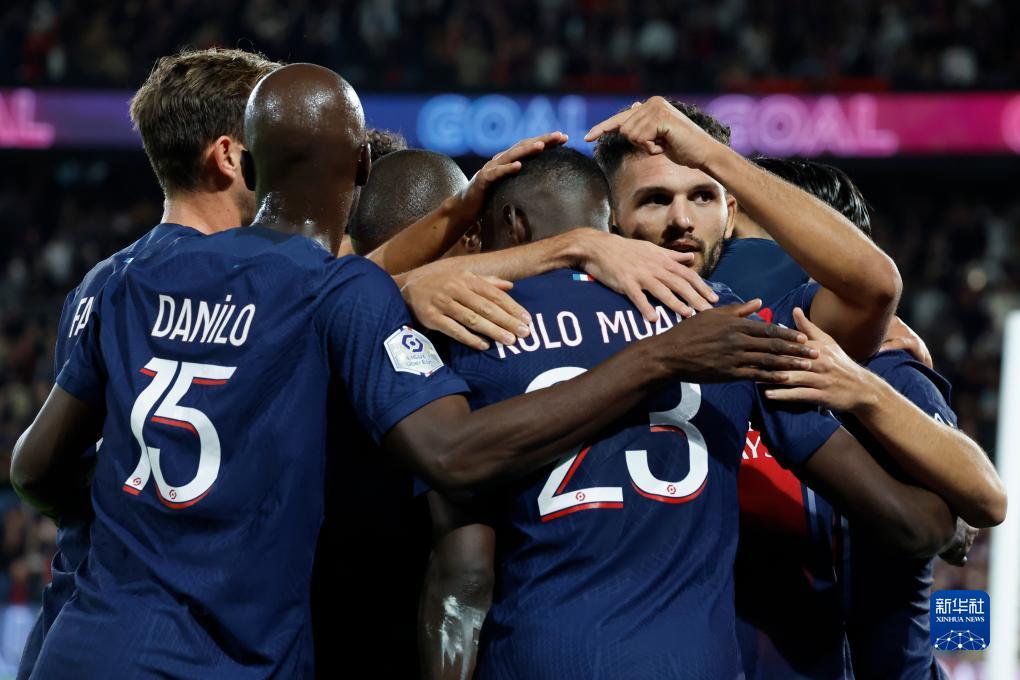 埃贝尔：凯恩已是足坛最伟大球员之一，未来他能竞争金球奖（埃贝尔：凯恩已跻身足坛顶尖，未来有望冲击金球）