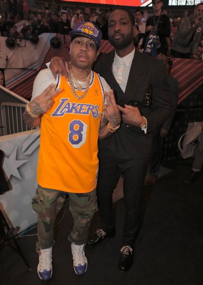 记者：对阵塞尔塔前阿隆索给全队放假两天，这让管理层不解（记者称阿隆索战塞尔塔前给全队放两天假，管理层难以理解）