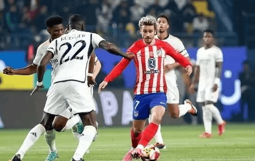 每体：德科为巴萨明夏锁定多名中后卫，首选水晶宫的格伊（每体：德科为巴萨明夏物色多位中卫，水晶宫中卫格伊成首选）