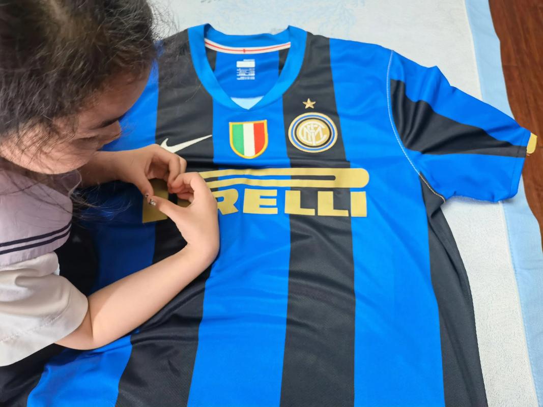 【壁纸】——C罗在皇马（C罗皇马时期高清壁纸）