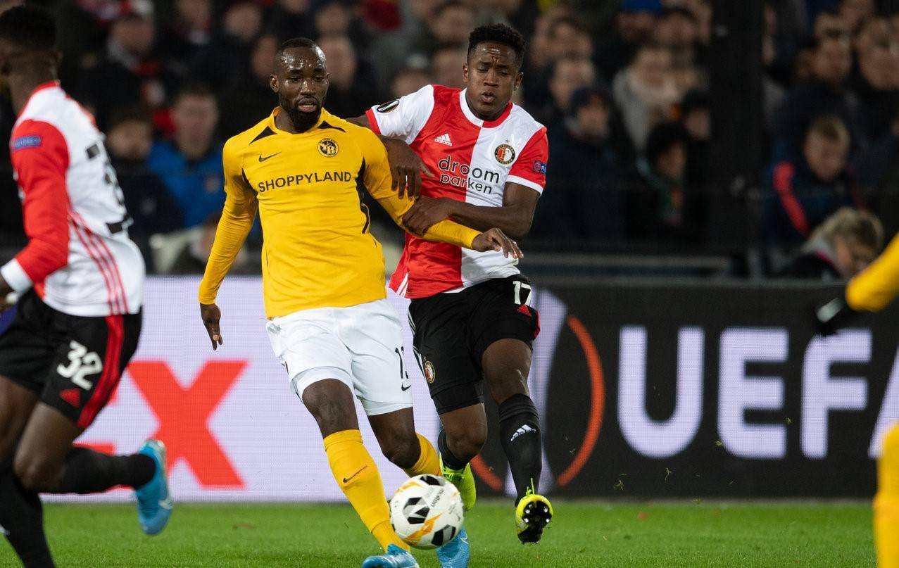 他显得异常 他显得异常